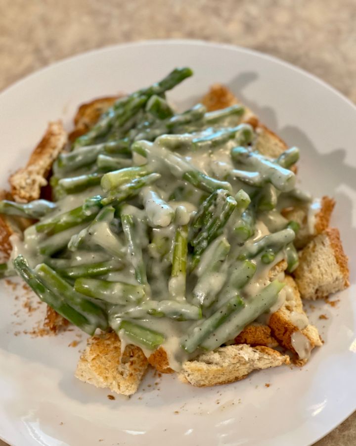 simplymadehomestead, creamed asparagus over toast, recipes from scratch, quick and easy meal, natural living, let's bake together, cook with me, made from scratch recipes