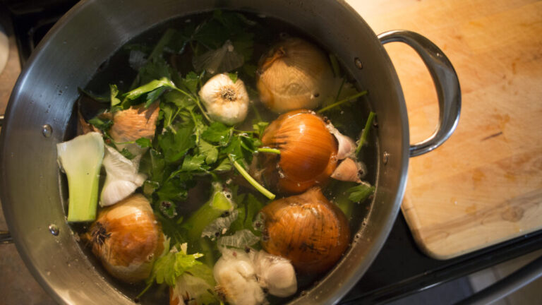 How to Make Chicken Stock from Scratch